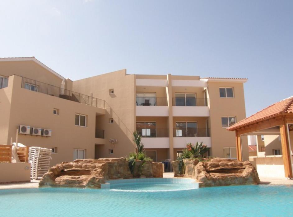 Kronos Holiday Apartments Paralimni Bagian luar foto